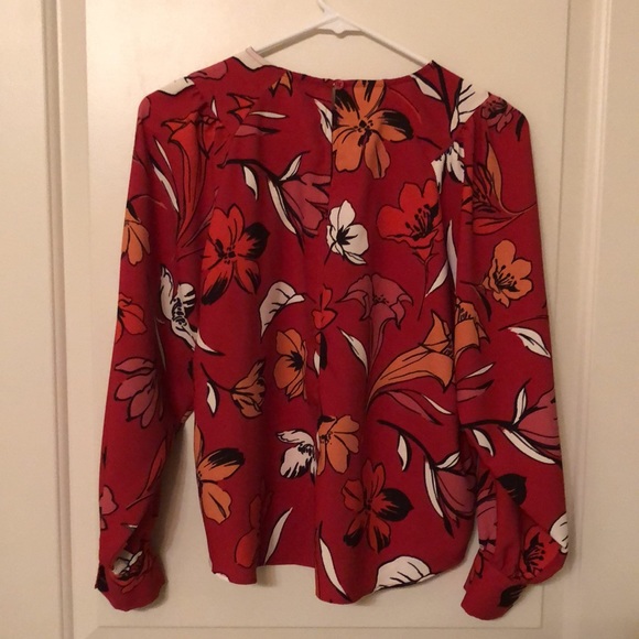 Ann Taylor Petite Floral Shirred Shoulder Top SP - Picture 2 of 7